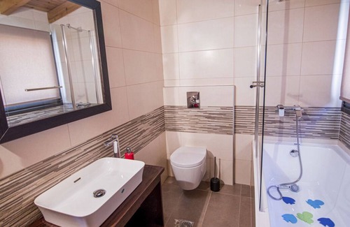 Salakos Villa | Villa Salakos - Tres Habitaciones Villa, Capacidad 6
