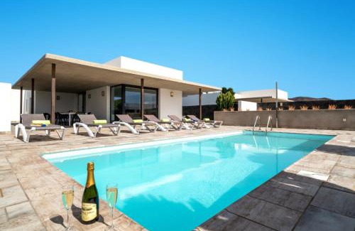 Playa Blanca Villa | Villa Salvia by Villa Plus