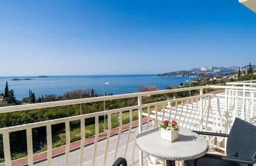 Plat Apartamento | Villa Samba - Luxury One-Bedroom Apartment with Balcony and Sea View