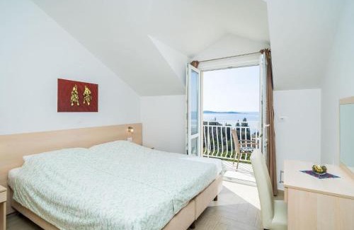 Plat Apartamento | Villa Samba - Luxury One-Bedroom Apartment with Balcony and Sea View