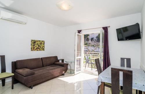 Plat Apartamento | Villa Samba- Premium One-Bedroom Apartment with Balcony and Sea View
