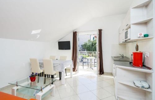 Plat Apartamento | Villa Samba- Premium One-Bedroom Apartment with Balcony and Sea View