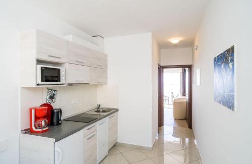 Plat Apartamento | Villa Samba - Studio Apartment with Balcony and Sea View