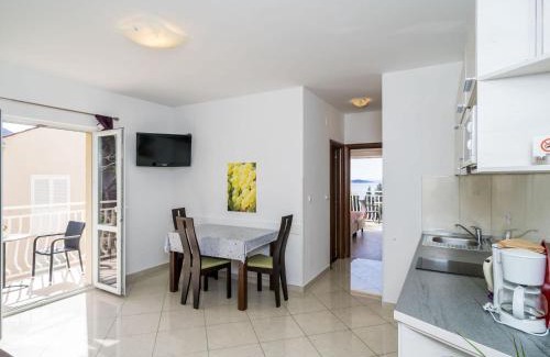 Plat Apartamento | Villa Samba - Superior One-Bedroom Apartment with Balcony and Sea View