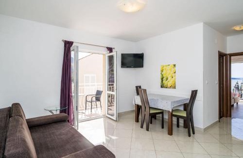 Plat Apartamento | Villa Samba - Superior One-Bedroom Apartment with Balcony and Sea View