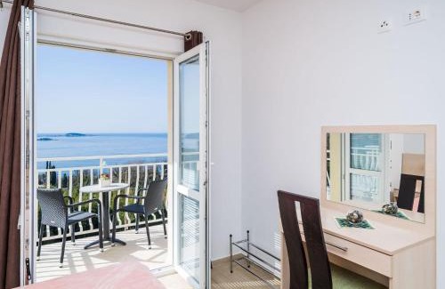 Plat Apartamento | Villa Samba - Superior One-Bedroom Apartment with Balcony and Sea View