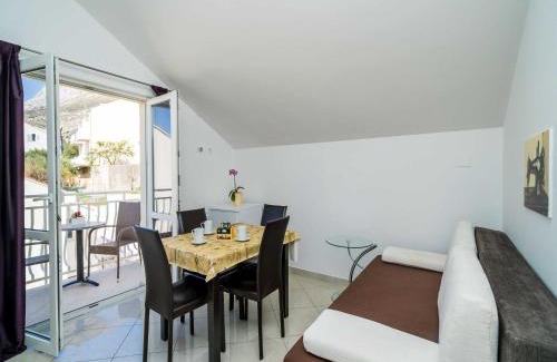Plat Apartamento | Villa Samba - Two Bedroom Apartment with Balcony and Sea View