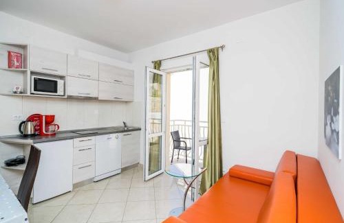 Plat Apartamento | Villa Samba - Two Bedroom Apartment with Balcony and Sea View