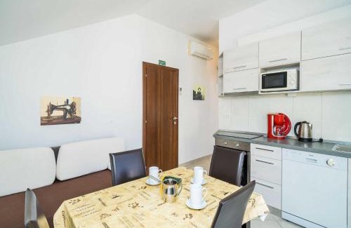 Plat Apartamento | Villa Samba - Two Bedroom Apartment with Balcony and Sea View
