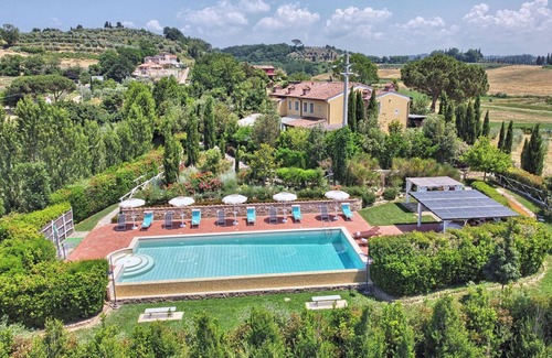 Palaia Villa | Villa en Forcoli con 10 habitaciones, capacidad 23