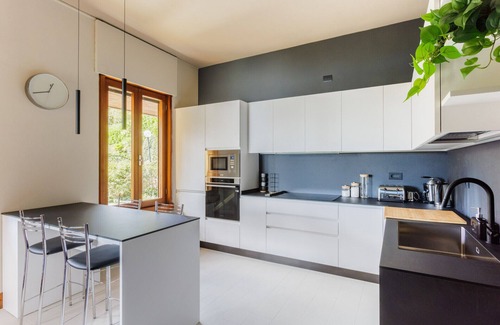 Como Villa | Villa San Pietro-Lake Views/AC/Parking/Jacuzzi/Gym