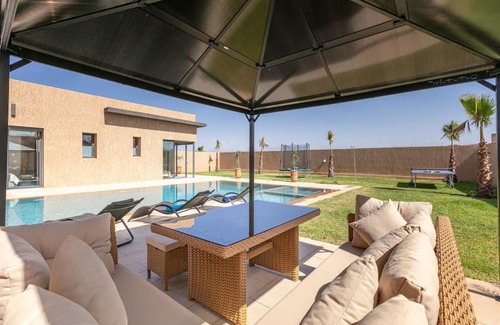 El Aggada Villa | Villa Sanna, élégante avec piscine Chauffée, jeux