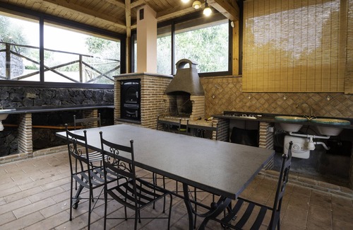 Viagrande Villa | Villa Sara sull'Etna con piscina privada, bañera de hidromasaje y Wi-Fi