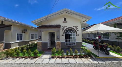 Dauis Villa | Villa Sarah Royal Palm Tres Panglao, Bohol
