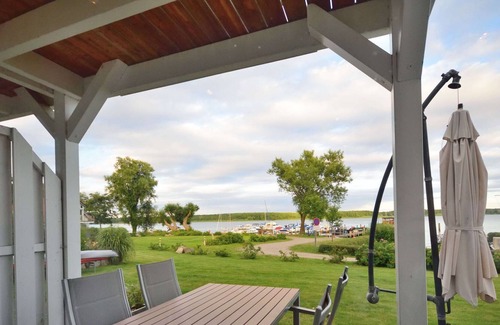 Bad Kleinen Casa | Villa Schnuppig on Lake Schwerin