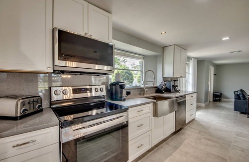 Lochmoor Waterway Estates Villa | Villa Seafan - remodeld, new furniture, heated pool, kayaks, perfect for boaters