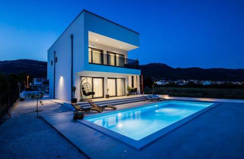 Rudine Villa | Villa Seascape with private pool