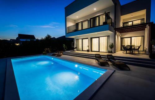 Rudine Villa | Villa Seascape with private pool