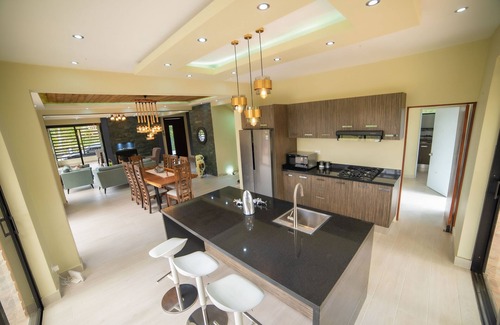 Constanza Villa | Villa segura vicente