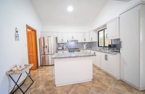 Villas Ana Maria Villa | Villa Selena - ¡Villa de 5 habitaciones en el centro de Sosua!