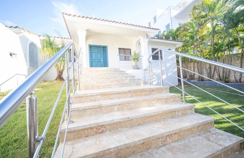 Villas Ana Maria Villa | Villa Selena - ¡Villa de 5 habitaciones en el centro de Sosua!
