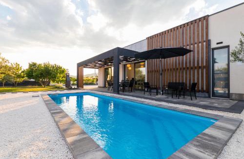 Kastel Stari Villa | villa Sempervivum 2 with pool and sea view