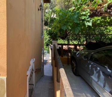 Fabron Casa | Villa Serenice - F2 au calme, climatisé, WIFI et parking gratuit