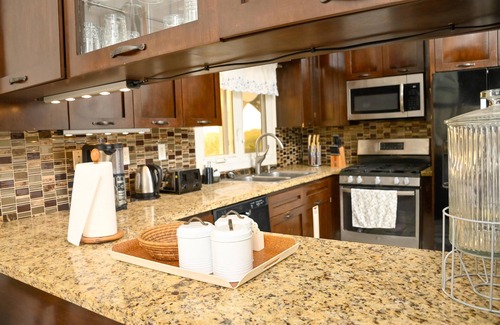 Discovery Bay Casa | Villa Serenity by the water