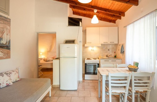 Koutsi Villa | Villa Sevi: Aislado, Piscina privada, A / C