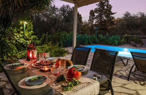 Koutsi Villa | Villa Sevi: Aislado, Piscina privada, A / C