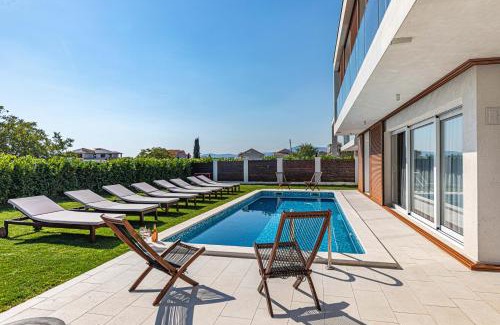 Kastel Gomilica Villa | Villa Sheley with private heated pool-Split