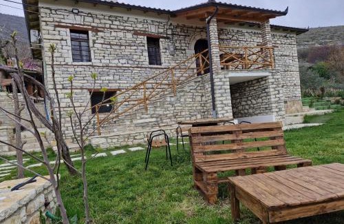 Berat Casa | Villa Shpiragu Village Experience