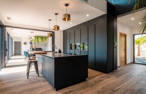 Le Grau-dʼAgde Villa | Villa Signature Complète-Villa-Baño en la habitacion