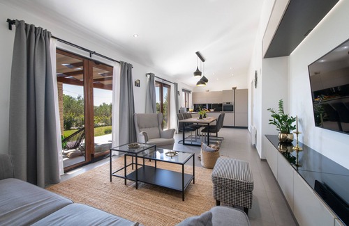 Mali Vareski Villa | Villa Silentio with whirlpool, large garden, complete privacy & quiet location