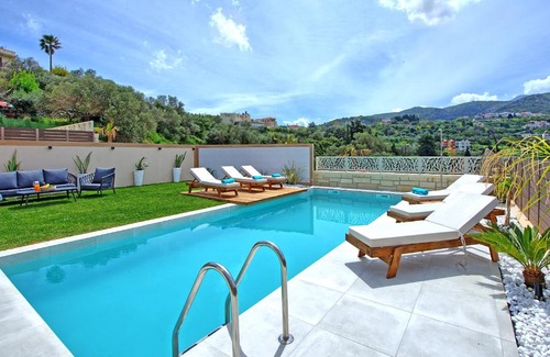 Filaki Villa | Villa Silentium Evilia by PosarelliVillas