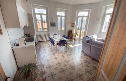 Como Apartamento | VILLA SILVIA-by Home Sitter Como