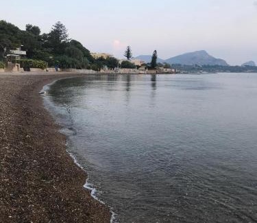 Casteldaccia Villa | Villa Silvia by Ville in Palermo