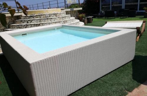 Casteldaccia Villa | Villa Silvia by Ville in Palermo