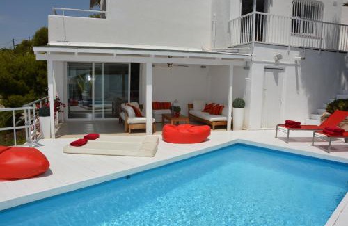 Sitges Villa | Villa Sitges Altavista Amazing View South oriented Calm Area AC Beach 2 minutes Drive and 18 minutes Walk