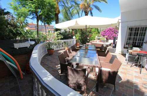 Sitges Villa | Villa Sitges Palm Garden: 5 minutes walking from beach. Amaizing Garden/Outdoor