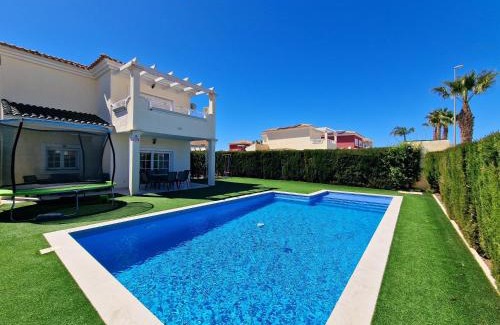 Caserio Los Tarquinos Villa | Villa Sofía - 2 bedroom villa with private pool and garden