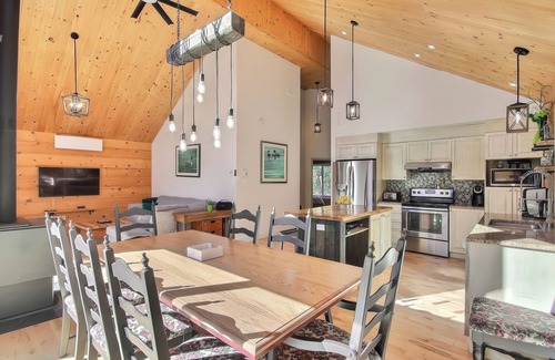 Argenteuil Regional County Municipality Chalet De Esquí | Villa Sofia - spa - 4 min from Carling Lake Golf - 1.5 hours from Ottawa