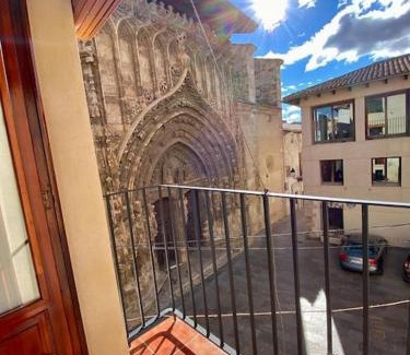 Requena Casa | VILLA SOL Casa con cueva privada y vistas a la Iglesia