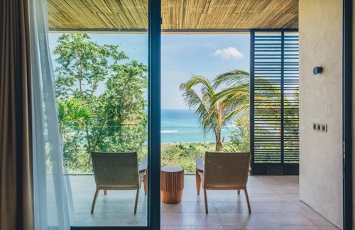 Praya Barat Villa | Villa Solah at Tampah Hills