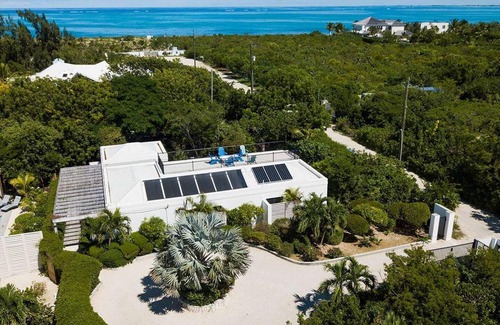Grace Bay West Villa | Villa Solis Luxury villa