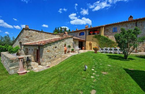 Barberino Tavarnelle Villa | Villa Sonia by PosarelliVillas