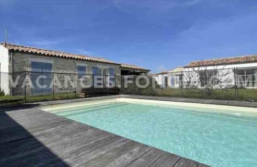 Saint-Denis-d'Oleron Casa | Villa spacieuse avec piscine privée, WiFi gratuit et jardin clos, à proximité de la mer et du centre-ville - FR-1-246A-279