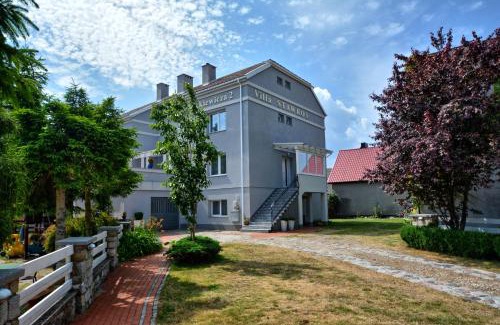 Leba Casa | Villa Stawros