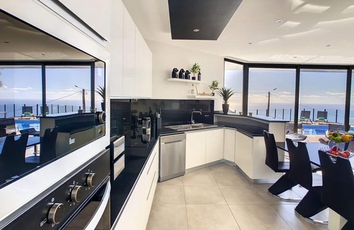Arco da Calheta Casa | Villa Stella by LovelyStay