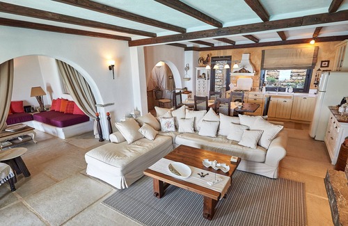 Pisses Villa | Villa Stoneflower with breathtaking sunsets & private swimming pool